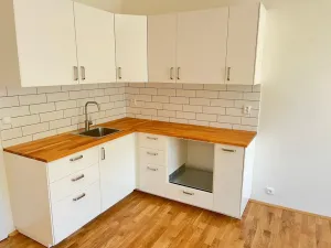 Prodej bytu 1+kk, Praha - Vršovice, 28. pluku, 30 m2