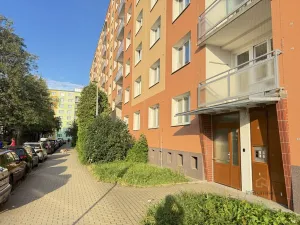 Pronájem bytu 2+1, Plzeň - Skvrňany, Macháčkova, 65 m2
