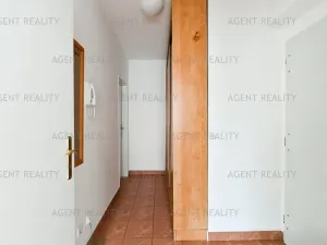 Pronájem bytu 1+kk, Praha - Zbraslav, Pelzova, 35 m2