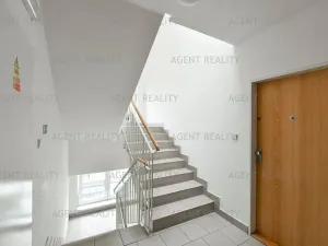 Pronájem bytu 1+kk, Praha - Zbraslav, Pelzova, 35 m2