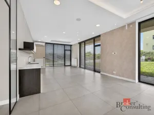 Prodej obchodního prostoru, Plzeň - Černice, Vltavínová, 108 m2