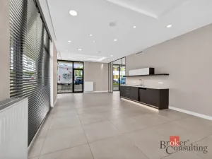 Prodej obchodního prostoru, Plzeň - Černice, Vltavínová, 108 m2