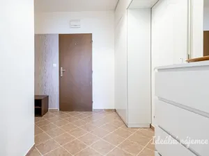 Pronájem bytu 2+kk, Praha - Troja, Hnězdenská, 46 m2