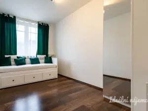 Pronájem bytu 2+kk, Praha - Troja, Hnězdenská, 46 m2