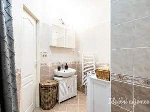 Pronájem bytu 2+kk, Praha - Troja, Hnězdenská, 46 m2