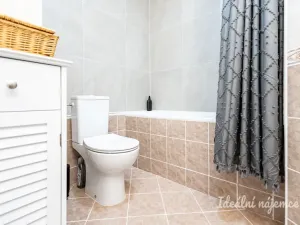 Pronájem bytu 2+kk, Praha - Troja, Hnězdenská, 46 m2
