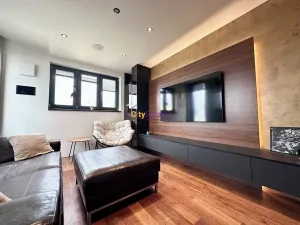 Prodej bytu 2+1, Praha - Žižkov, Viklefova, 110 m2