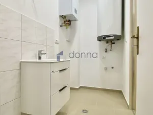 Pronájem bytu 3+1, Praha, Slezská, 95 m2