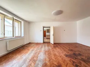Pronájem bytu 2+1, Chlumec nad Cidlinou - Chlumec nad Cidlinou I, Klicperovo náměstí, 83 m2
