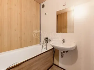 Prodej bytu 3+1, Praha - Petrovice, Rezlerova, 70 m2
