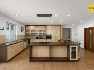 Prodej vícegeneračního domu, Morávka, 708 m2