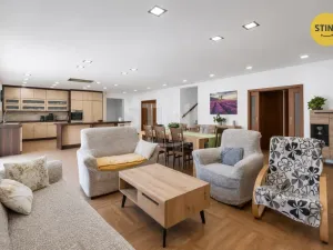 Prodej vícegeneračního domu, Morávka, 708 m2