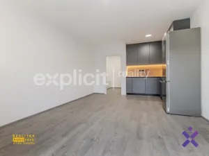 Pronájem bytu 1+kk, Zlín - Malenovice, Pod Hradem II, 27 m2