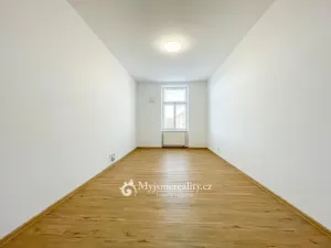 Pronájem bytu 1+1, Znojmo, Mariánské náměstí, 36 m2