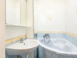 Pronájem bytu 2+kk, Praha, Kišiněvská, 48 m2
