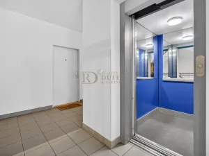 Pronájem bytu 2+kk, Praha - Michle, Novobohdalecká, 40 m2