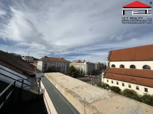 Pronájem kanceláře, Brno, Moravské náměstí, 196 m2