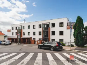 Pronájem bytu 4+1, Praha - Smíchov, Pod Fialkou, 94 m2