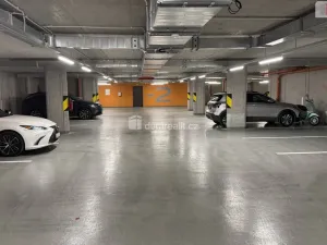 Pronájem garáže, Praha - Radlice, U Komína, 8772 m2