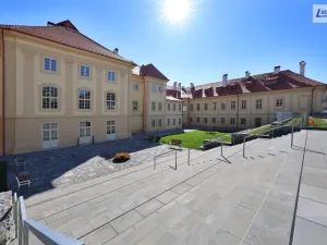 Pronájem bytu 1+kk, Jince, Slavíkova, 27 m2