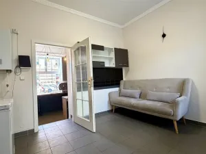 Pronájem obchodního prostoru, Cheb, Májová, 35 m2