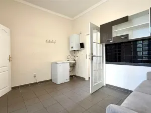 Pronájem obchodního prostoru, Cheb, Májová, 35 m2