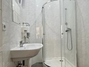 Pronájem obchodního prostoru, Cheb, Májová, 35 m2