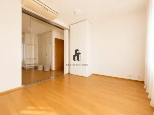 Pronájem bytu 3+kk, Praha - Žižkov, Jeseniova, 87 m2