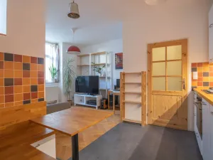 Prodej bytu 2+kk, Praha - Holešovice, U Uranie, 40 m2