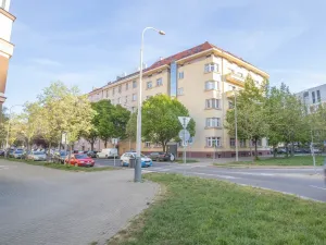 Prodej bytu 2+kk, Praha - Holešovice, U Uranie, 40 m2