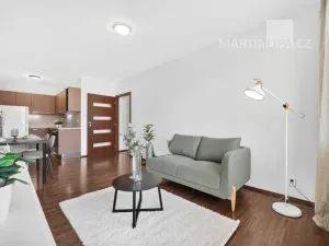 Prodej bytu 2+kk, Praha - Kobylisy, Famfulíkova, 43 m2