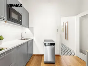Prodej bytu 1+1, Praha - Karlín, Prvního pluku, 39 m2