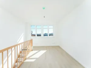 Prodej bytu 2+kk, Praha - Libeň, Zenklova, 48 m2