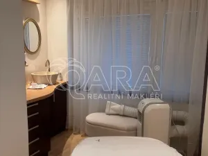 Prodej obchodního prostoru, Praha - Prosek, Veltruská, 22 m2