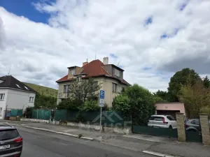 Prodej vícegeneračního domu, Praha - Hlubočepy, V násypu, 430 m2