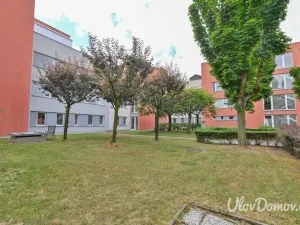 Prodej bytu 1+kk, Praha - Prosek, Nad šestikopy, 37 m2