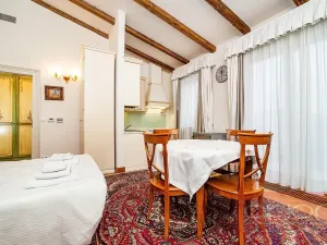 Pronájem bytu 1+kk, Praha - Vinohrady, Italská, 41 m2