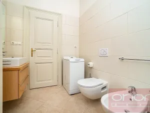 Pronájem bytu 1+kk, Praha - Vinohrady, Italská, 41 m2