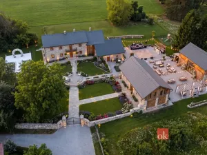 Prodej rodinného domu, Frýdštejn - Sestroňovice, 300 m2