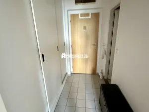 Pronájem bytu 2+kk, Beroun, Pod Homolkou, 46 m2