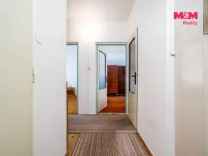 Prodej bytu 2+1, Hostinné, Sídliště, 68 m2