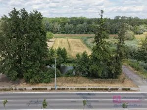 Prodej komerčního pozemku, Břeclav - Poštorná, 4463 m2