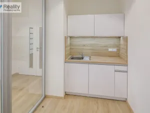 Pronájem kanceláře, Plzeň - Jižní Předměstí, Kovářská, 88 m2