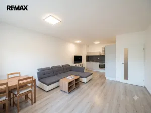 Pronájem bytu 2+kk, Hradec Králové - Nový Hradec Králové, Jana Masaryka, 58 m2