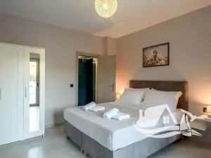 Prodej bytu 6+kk a větší, Stalos, Řecko, 373 m2