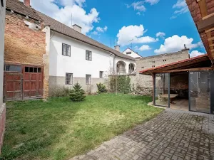 Prodej činžovního domu, Švihov, nám. T. G. Masaryka, 240 m2