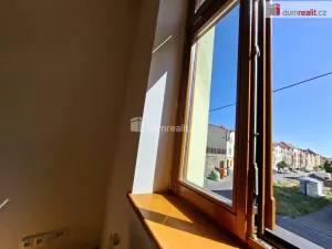 Pronájem bytu 1+kk, Praha - Břevnov, Na Petynce, 40 m2