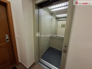 Pronájem bytu 1+kk, Praha - Břevnov, Na Petynce, 40 m2