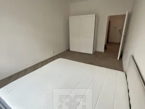 Pronájem bytu 2+1, Praha - Podolí, Sinkulova, 55 m2