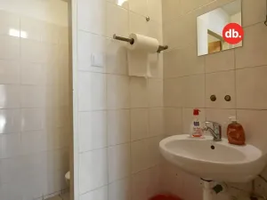 Pronájem komerční nemovitosti, Karlovy Vary, náměstí Republiky, 16 m2
